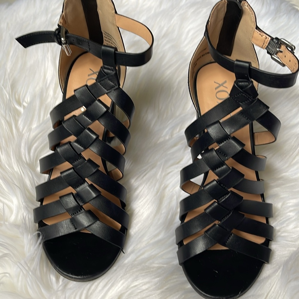 Ladies EUC XOXO Black Heels 7.5